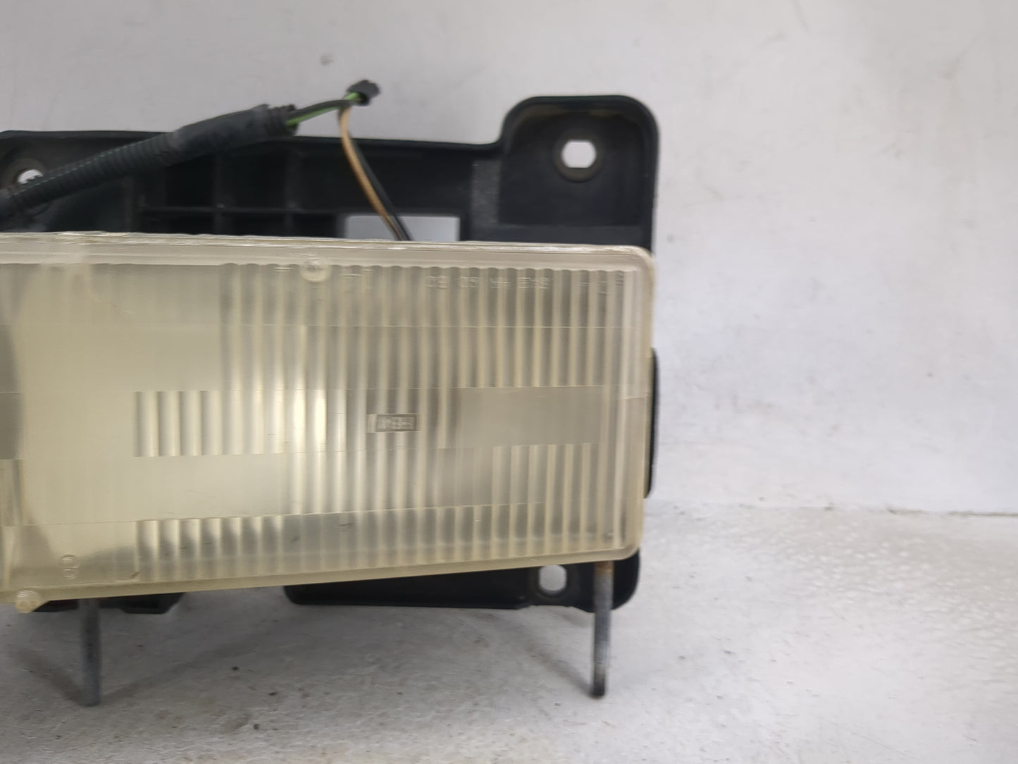 Chevrolet K1500 Passenger Right Oem Head Light Headlight Lamp 1217096 - Oemusedautoparts1.com