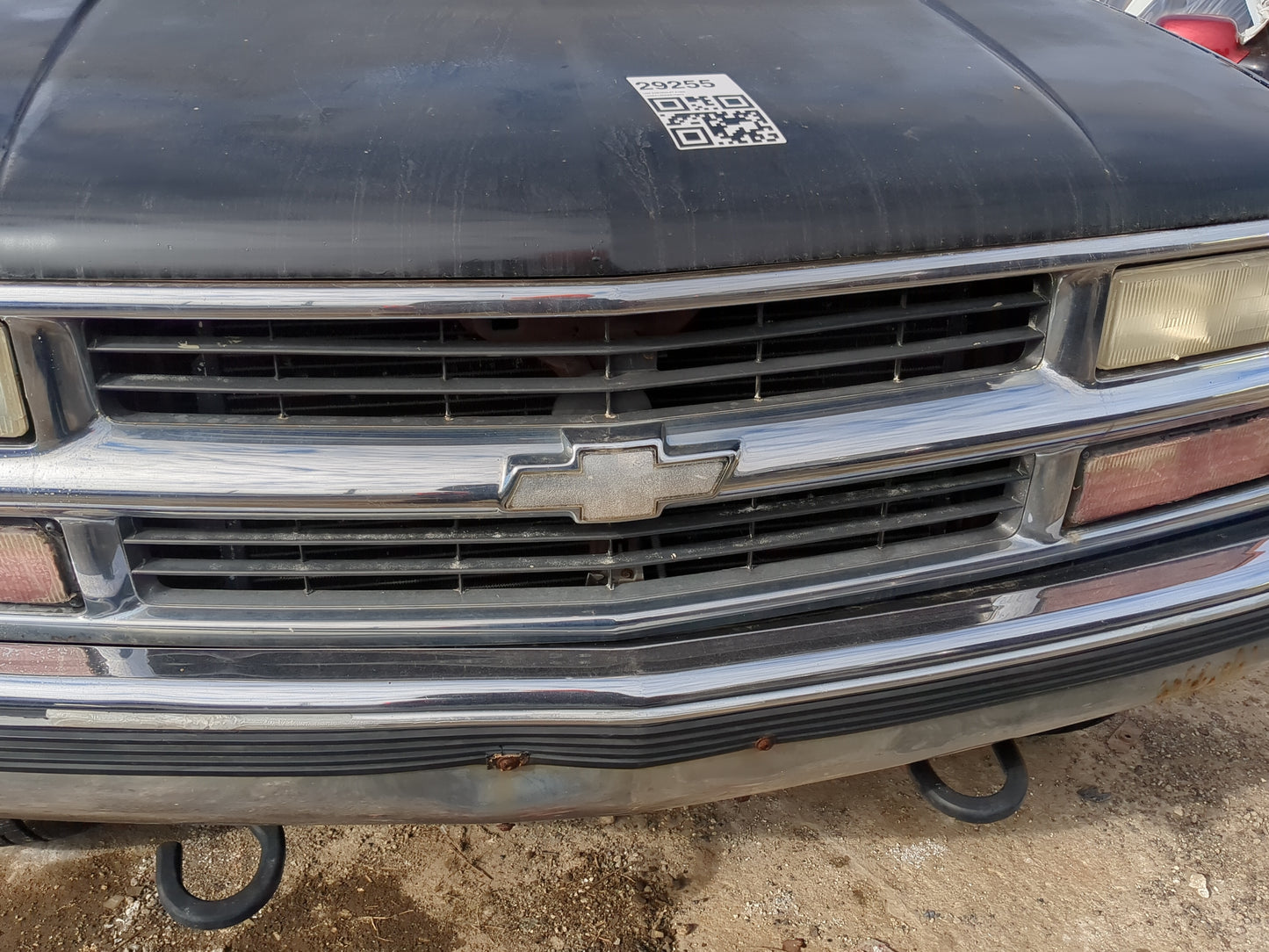 Chevrolet K1500 Front Grille Bumper Not Included - Oemusedautoparts1.com