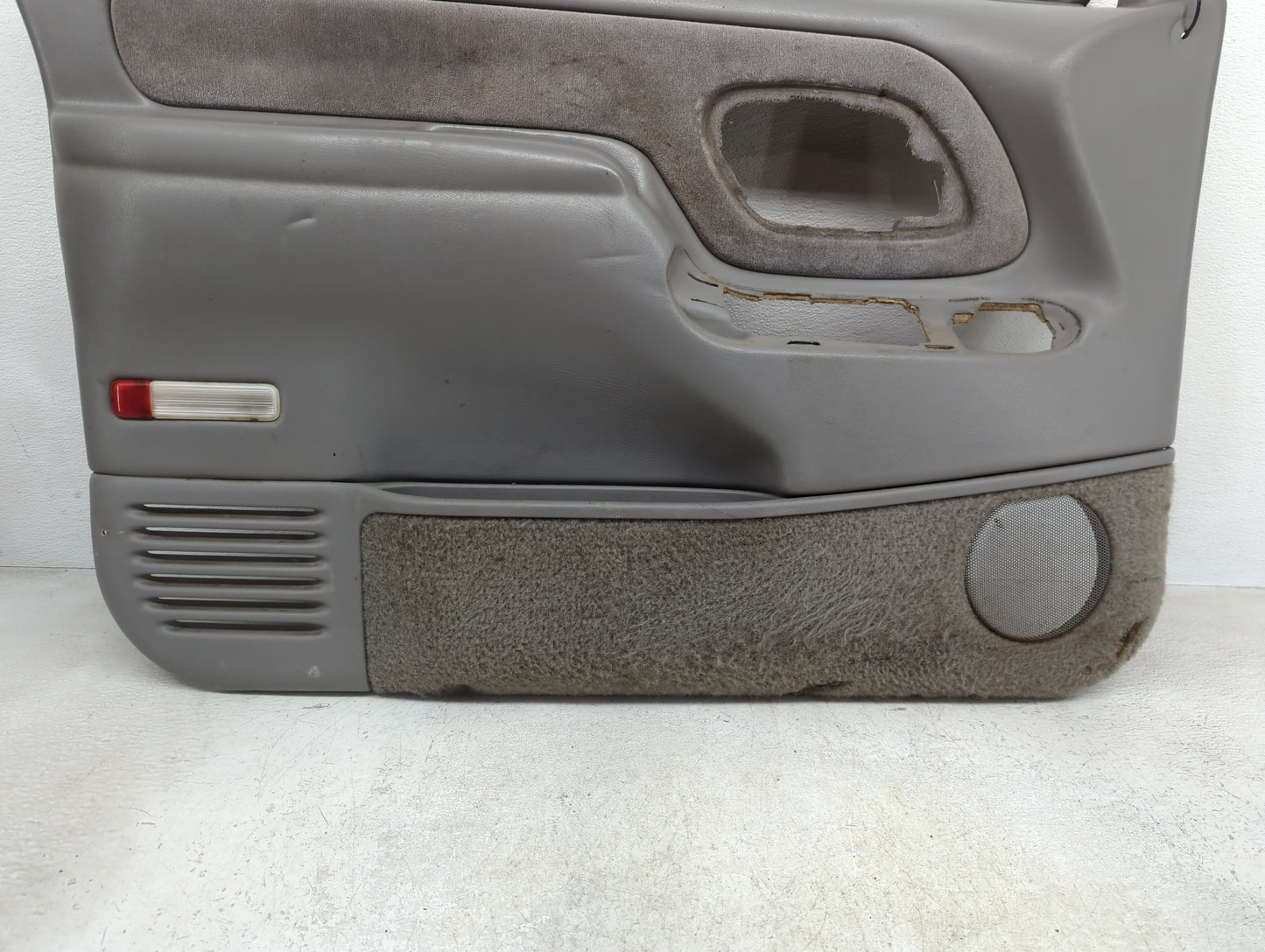 1998 Chevrolet K1500 Front Left Driver Interior Door Panel Trim - Oemusedautoparts1.com