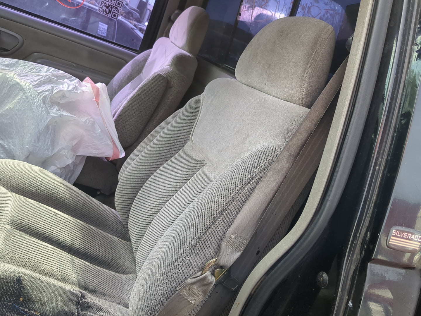 1998 Chevrolet K1500 Driver Front Seat Oem - Oemusedautoparts1.com