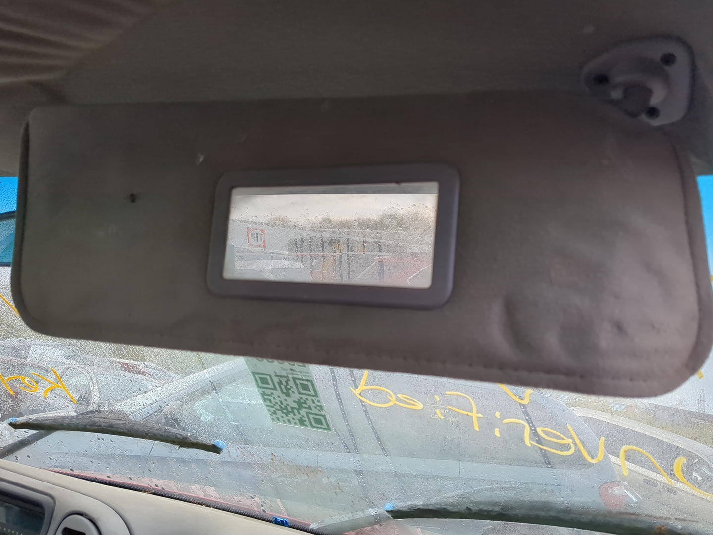 1998 Chevrolet K3500 Sun Visor Shade Replacement Passenger Right Mirror Fits OEM Used Auto Parts - Oemusedautoparts1.com