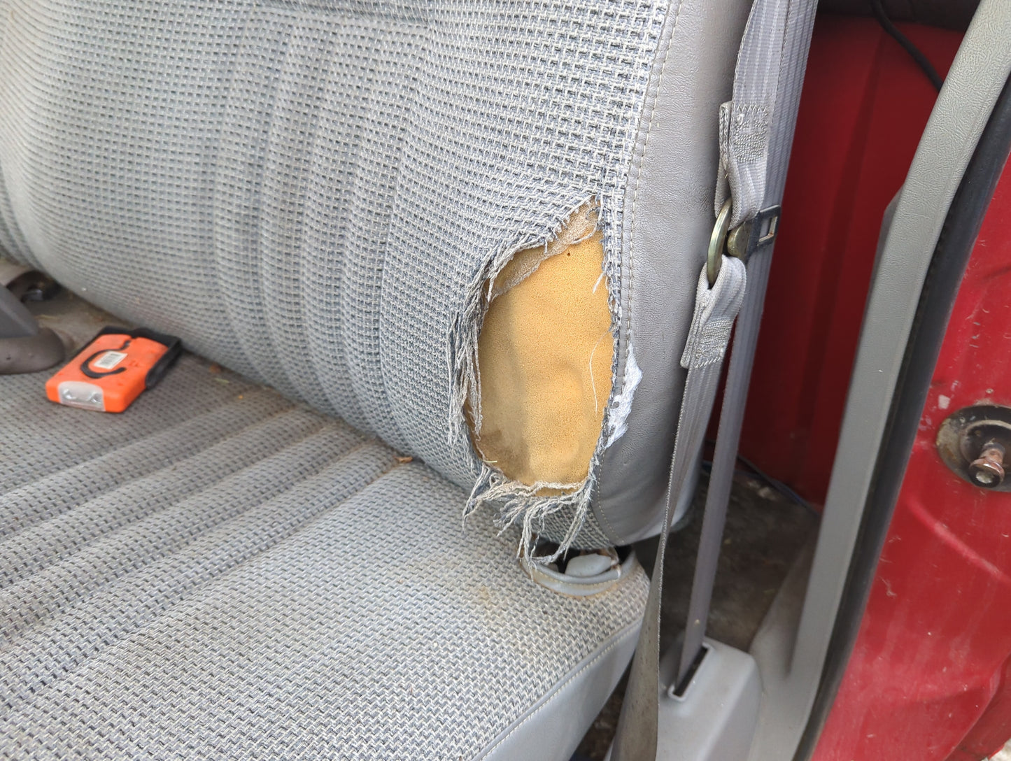 1998 Chevrolet K3500 Driver Front Seat Oem - Oemusedautoparts1.com