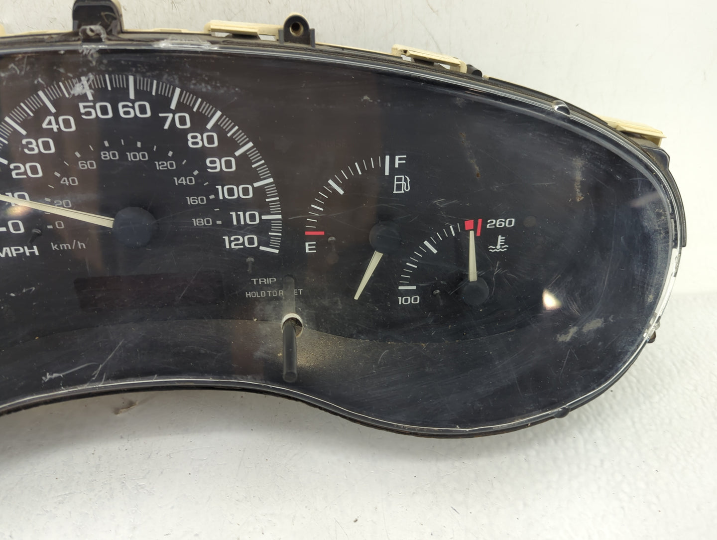 1997-1999 Chevrolet Malibu Instrument Cluster Speedometer Gauges Fits Fits 1997 1998 1999 OEM Used Auto Parts - Oemusedautop