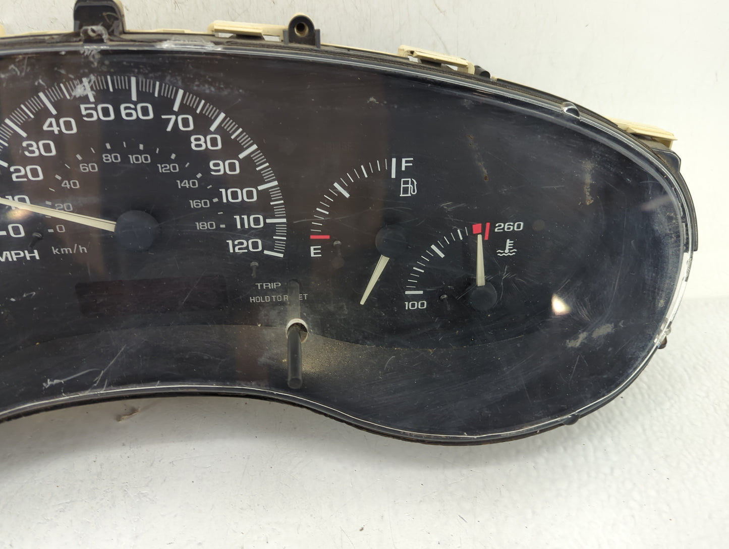 1997-1999 Chevrolet Malibu Instrument Cluster Speedometer Gauges Fits Fits 1997 1998 1999 OEM Used Auto Parts - Oemusedautop
