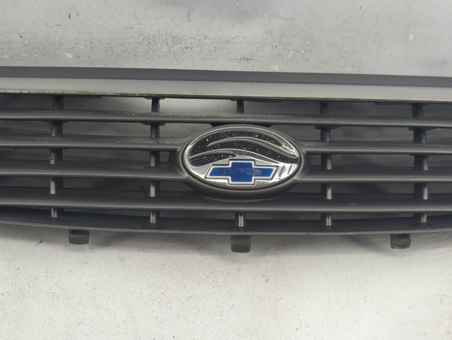 1997-1999 Chevrolet Malibu Front Grille Bumper Not Included Grey - Oemusedautoparts1.com