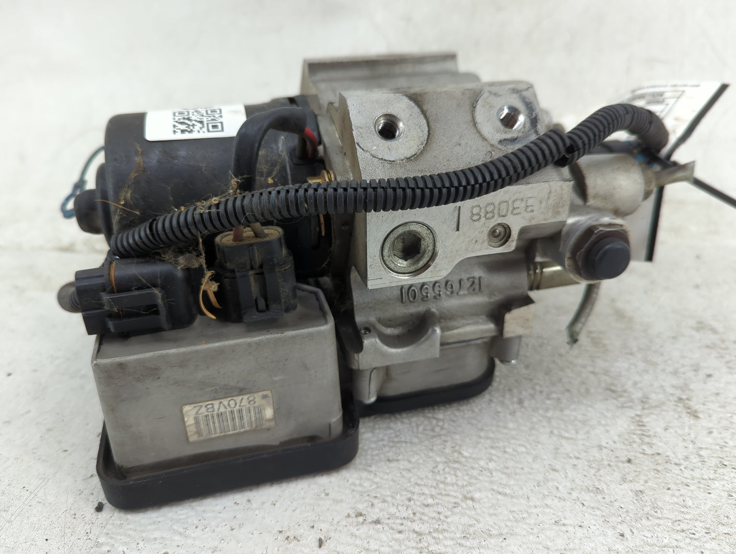 1997-1999 Chevrolet Malibu ABS Pump Control Module Replacement P/N:18024176 Fits Fits 1997 1998 1999 2000 OEM Used Auto Part
