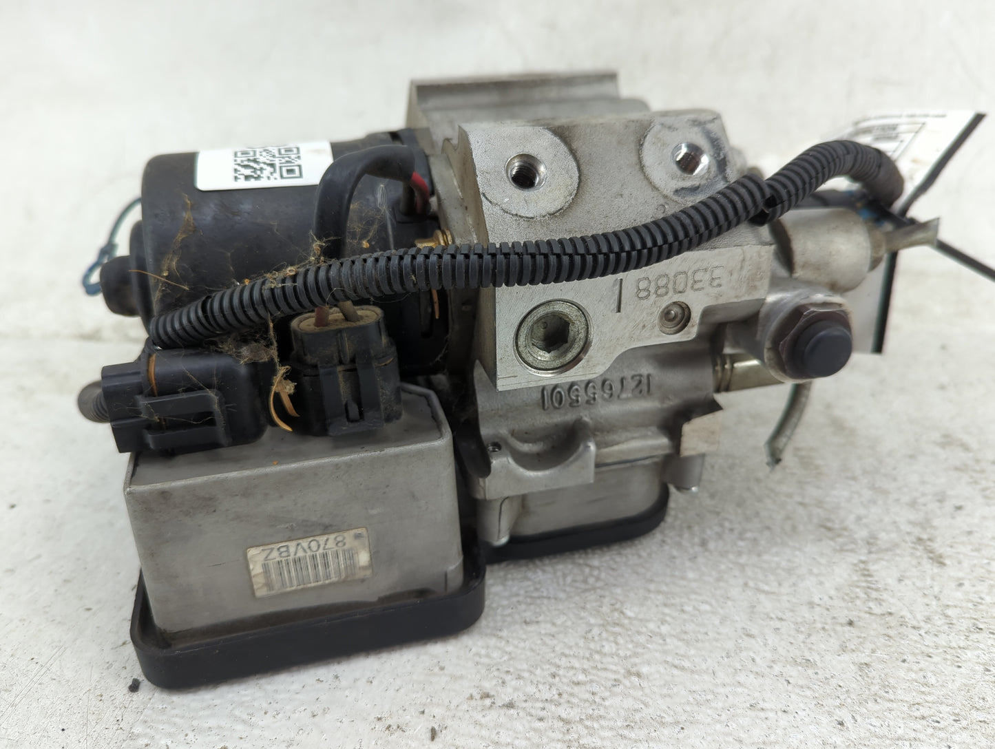 1997-1999 Chevrolet Malibu ABS Pump Control Module Replacement P/N:18024176 Fits Fits 1997 1998 1999 2000 OEM Used Auto Part