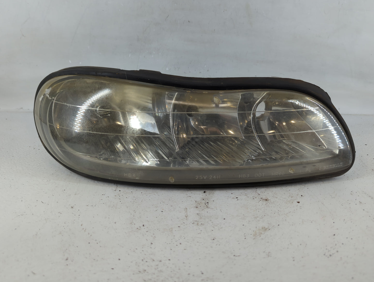 1997-2005 Chevrolet Malibu Passenger Right Oem Head Light Headlight Lamp - Oemusedautoparts1.com