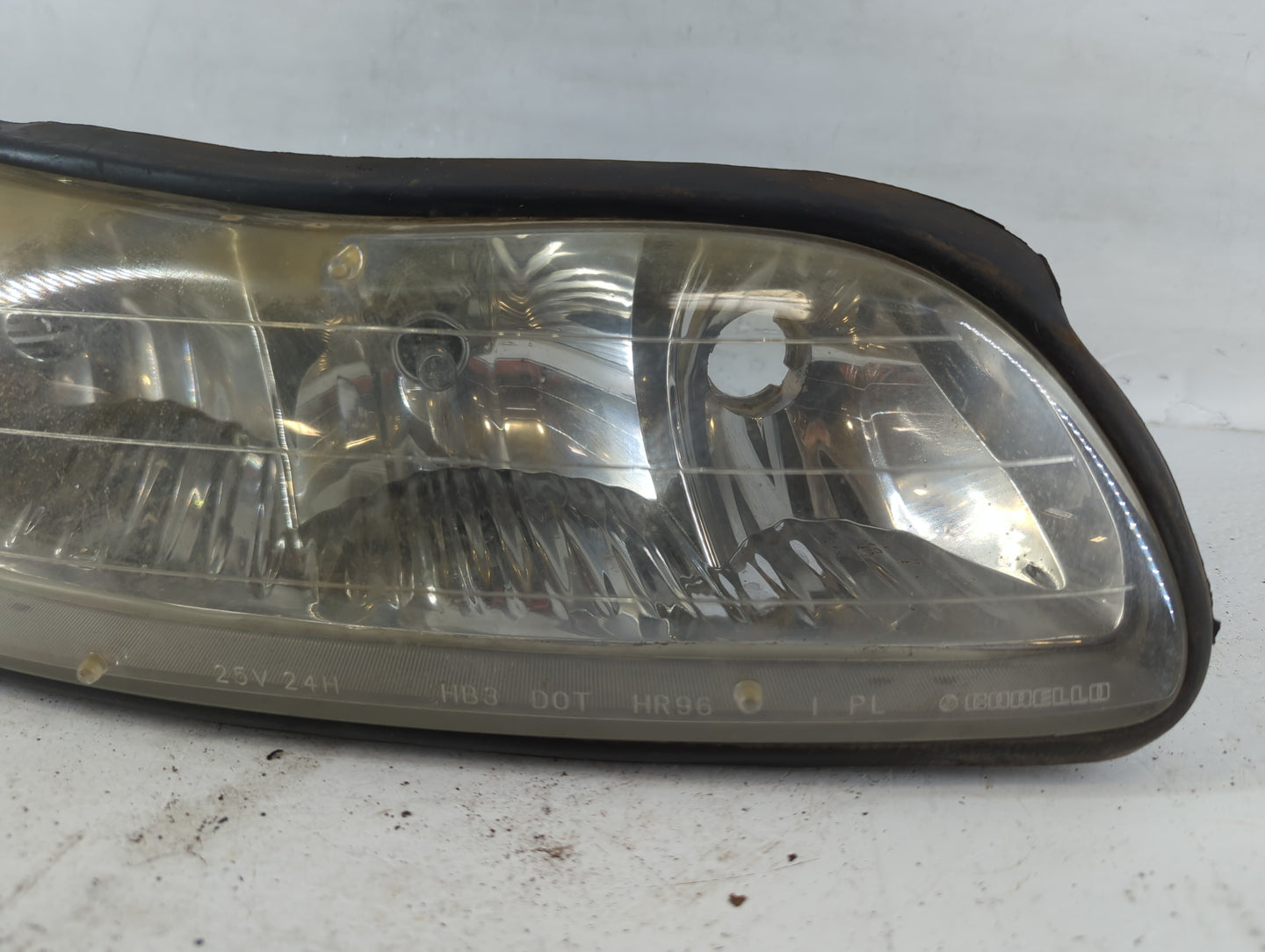 1997-2005 Chevrolet Malibu Passenger Right Oem Head Light Headlight Lamp - Oemusedautoparts1.com