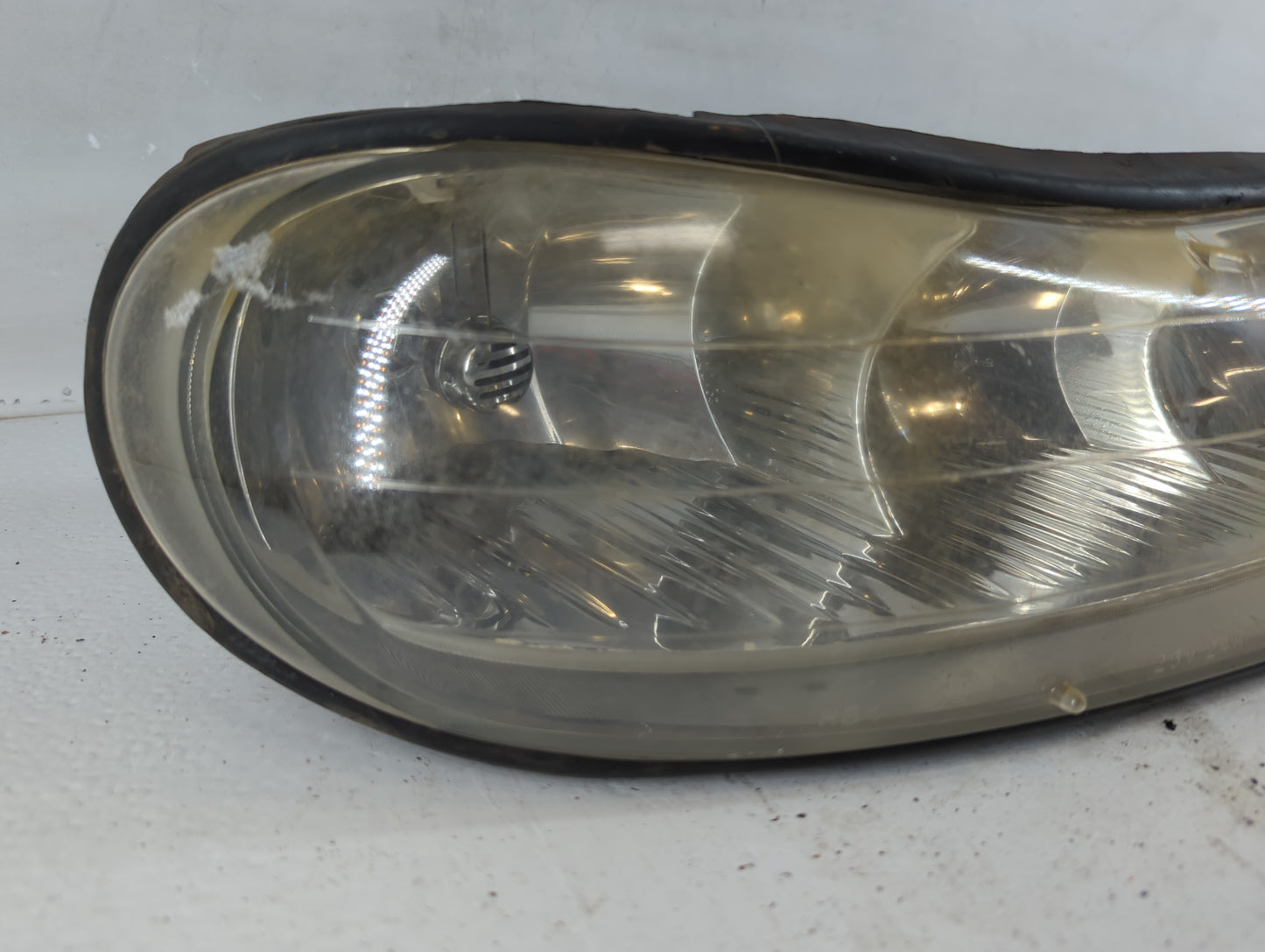 1997-2005 Chevrolet Malibu Passenger Right Oem Head Light Headlight Lamp - Oemusedautoparts1.com