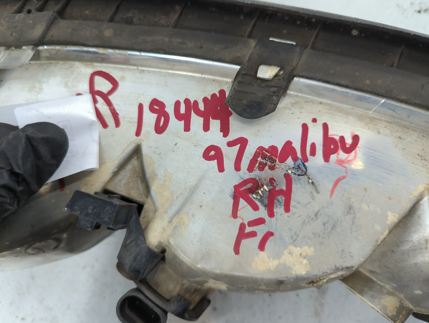 1997-2005 Chevrolet Malibu Passenger Right Oem Head Light Headlight Lamp - Oemusedautoparts1.com