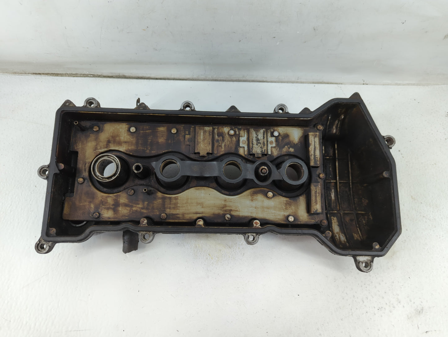 1998 Chevrolet Prizm Driver Left Cylinder Head Valve Cover Fits OEM Used Auto Parts - Oemusedautoparts1.com