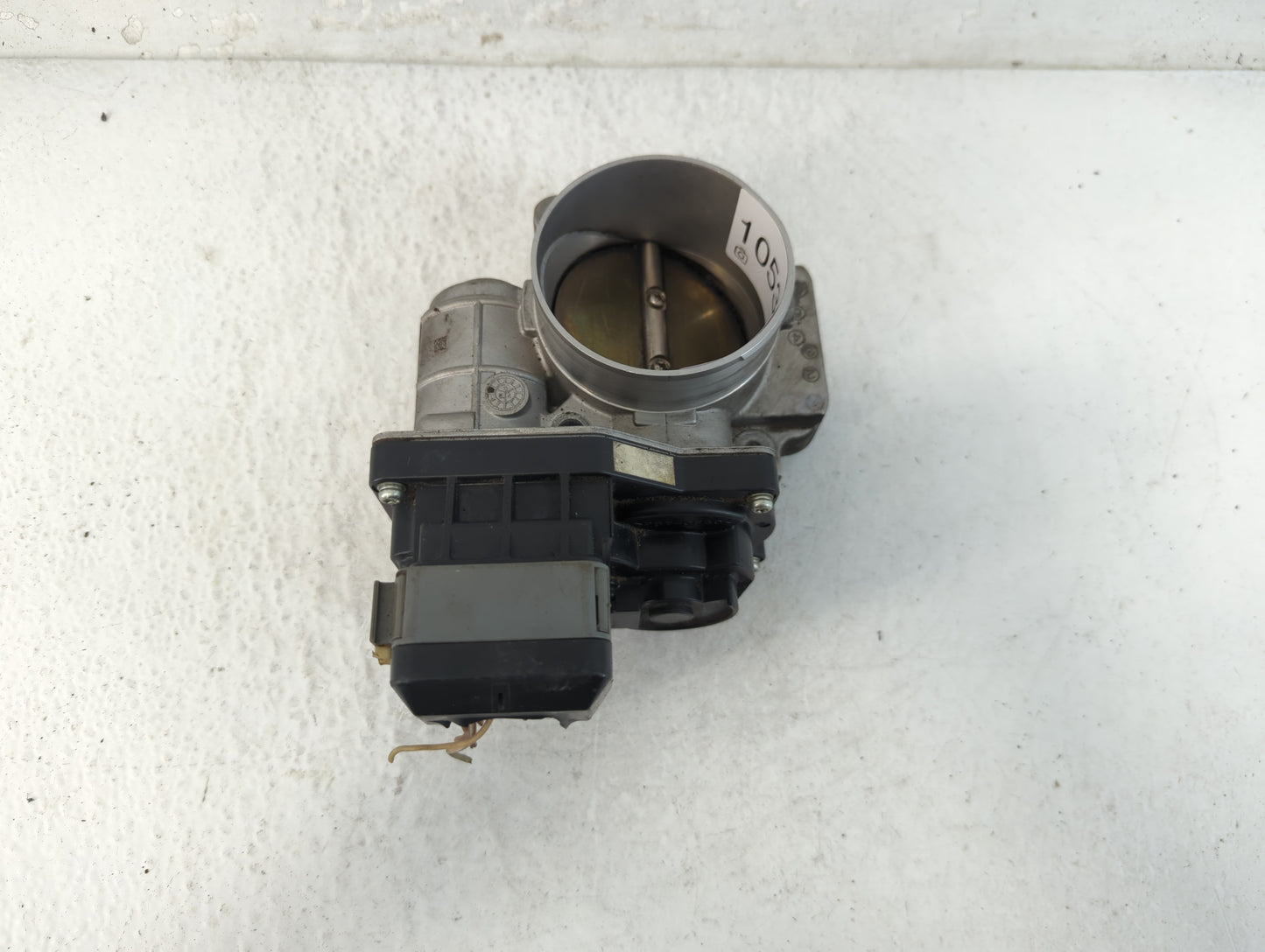 1998-1999 Chevrolet Prizm Throttle Body P/N:RMM75-5 12607894 Fits Fits 1998 1999 OEM Used Auto Parts - Oemusedautoparts1.com