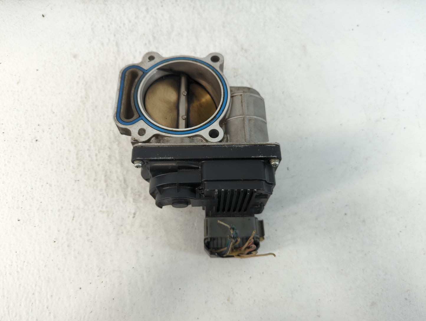 1998-1999 Chevrolet Prizm Throttle Body P/N:RMM75-5 12607894 Fits Fits 1998 1999 OEM Used Auto Parts - Oemusedautoparts1.com
