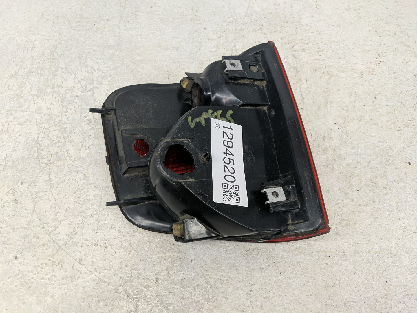 1994-2003 Chevrolet S10 Tail Light Assembly Driver Left OEM P/N:16516093 Fits OEM Used Auto Parts - Oemusedautoparts1.com