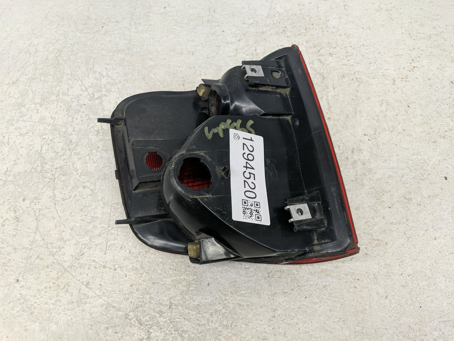 1994-2003 Chevrolet S10 Tail Light Assembly Driver Left OEM P/N:16516093 Fits OEM Used Auto Parts - Oemusedautoparts1.com