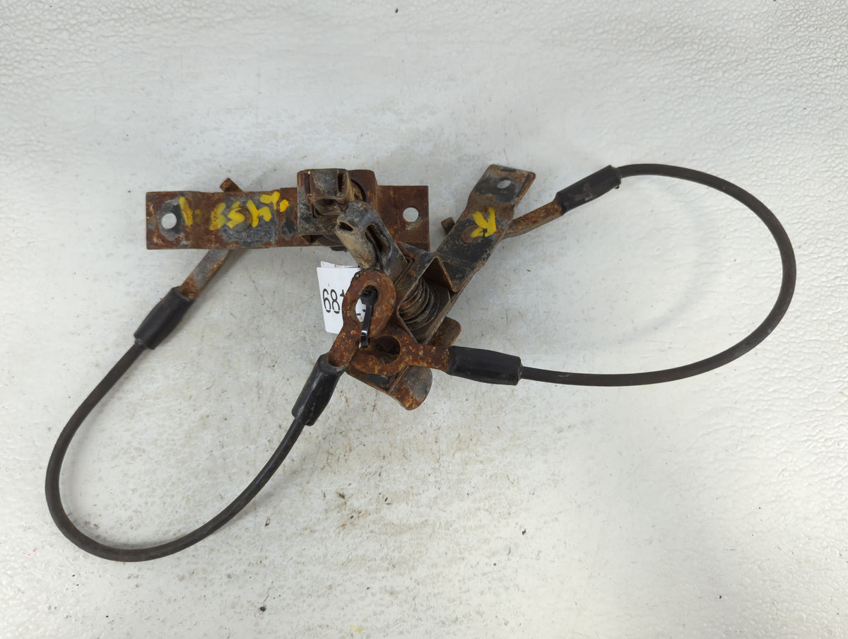1998 Chevrolet S10 Tailgate Latch - Oemusedautoparts1.com