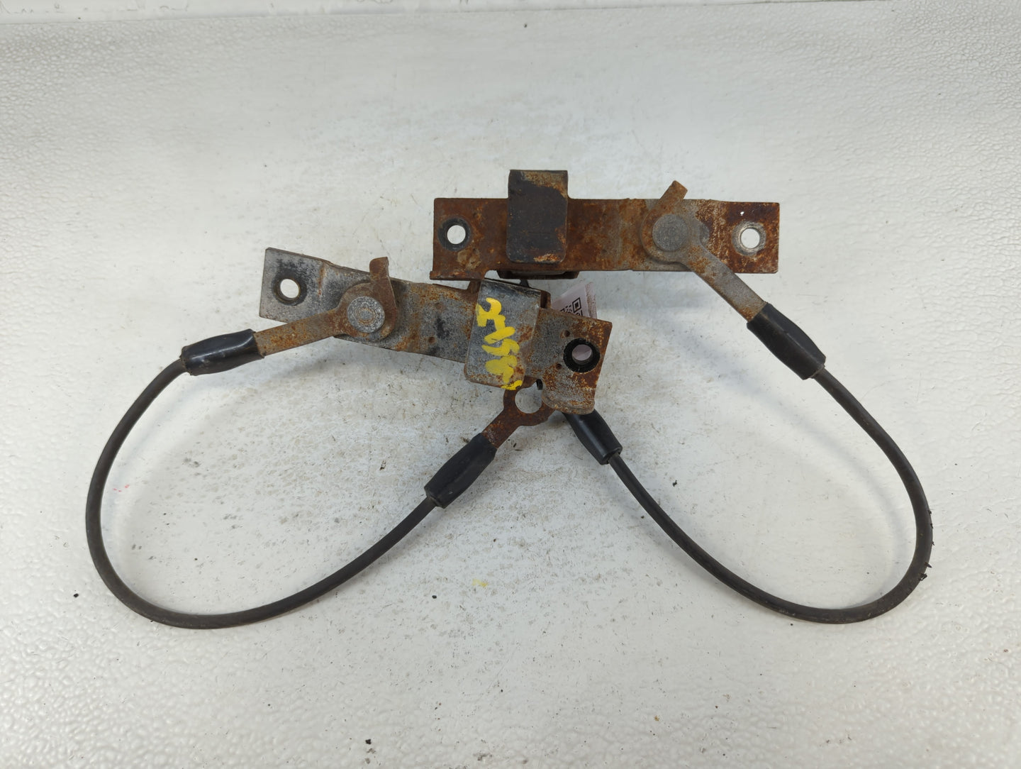 1998 Chevrolet S10 Tailgate Latch - Oemusedautoparts1.com