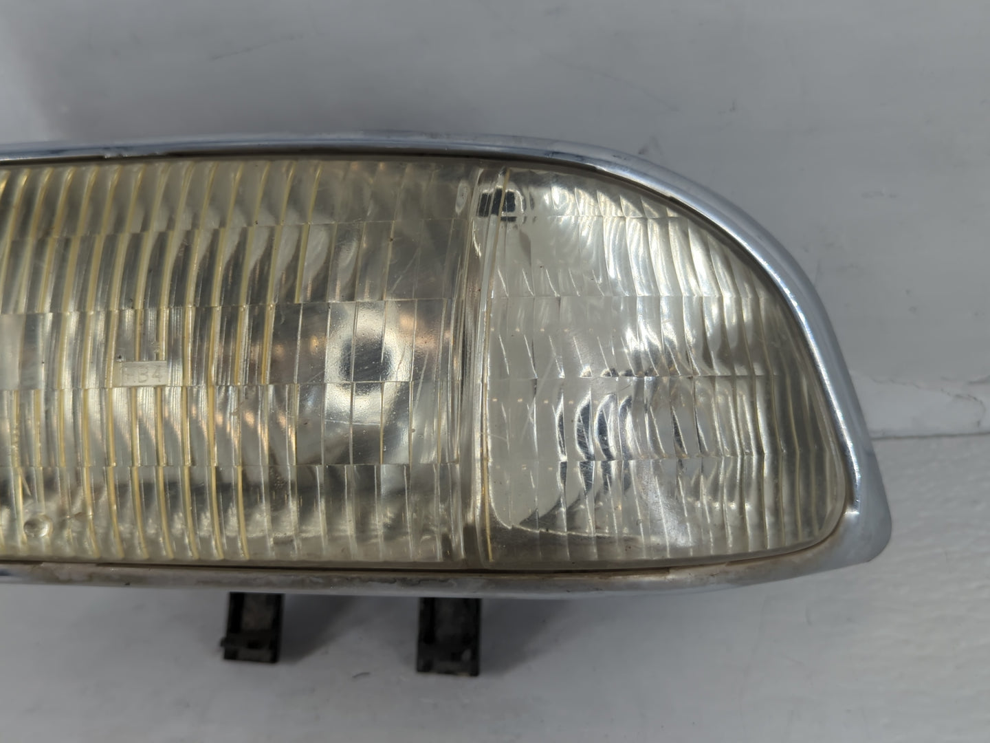 1998-2004 Chevrolet S10 Driver Left Oem Head Light Headlight Lamp - Oemusedautoparts1.com