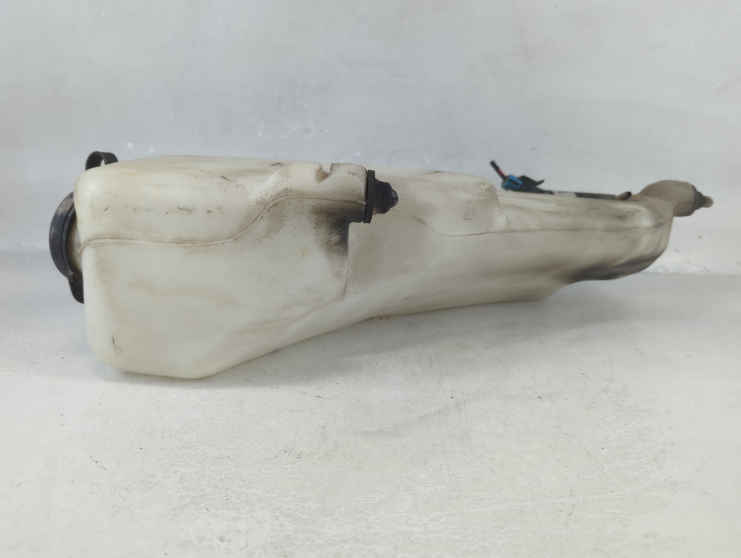 1995-2004 Chevrolet S10 Windshield Washer Fluid Reservoir Bottle Oem - Oemusedautoparts1.com
