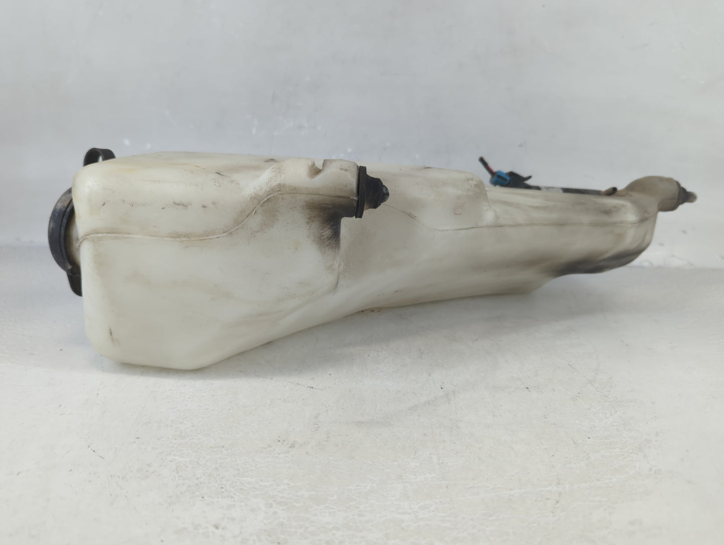 1995-2004 Chevrolet S10 Windshield Washer Fluid Reservoir Bottle Oem - Oemusedautoparts1.com