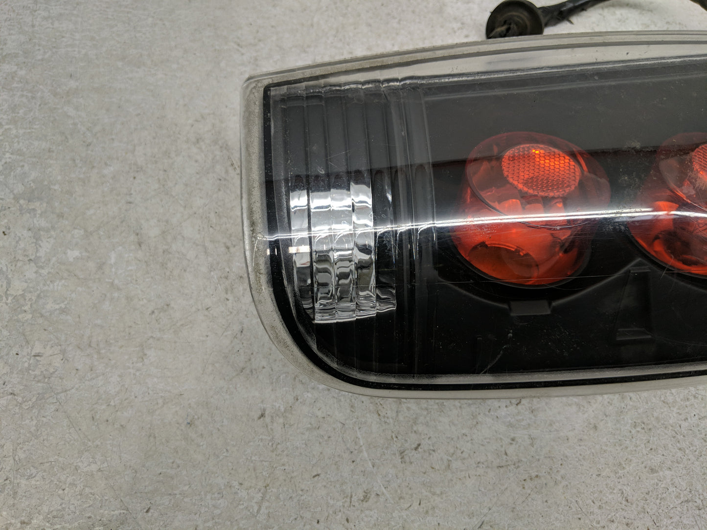 1998 Chevrolet S10 Blazer Tail Light Assembly Passenger Right OEM Fits Fits 1995 1996 1997 1999 2000 2001 2002 2003 2004 200