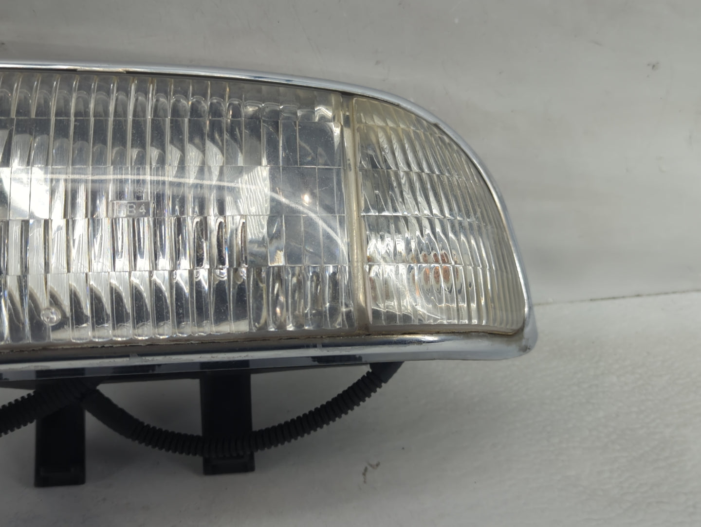 Chevrolet S10 Blazer Driver Left Oem Head Light Headlight Lamp - Oemusedautoparts1.com