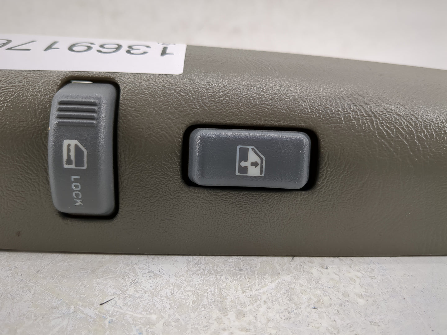 1998 Chevrolet S10 Blazer Master Power Window Switch Replacement Driver Side Left P/N:15151474 Fits OEM Used Auto Parts - Oe