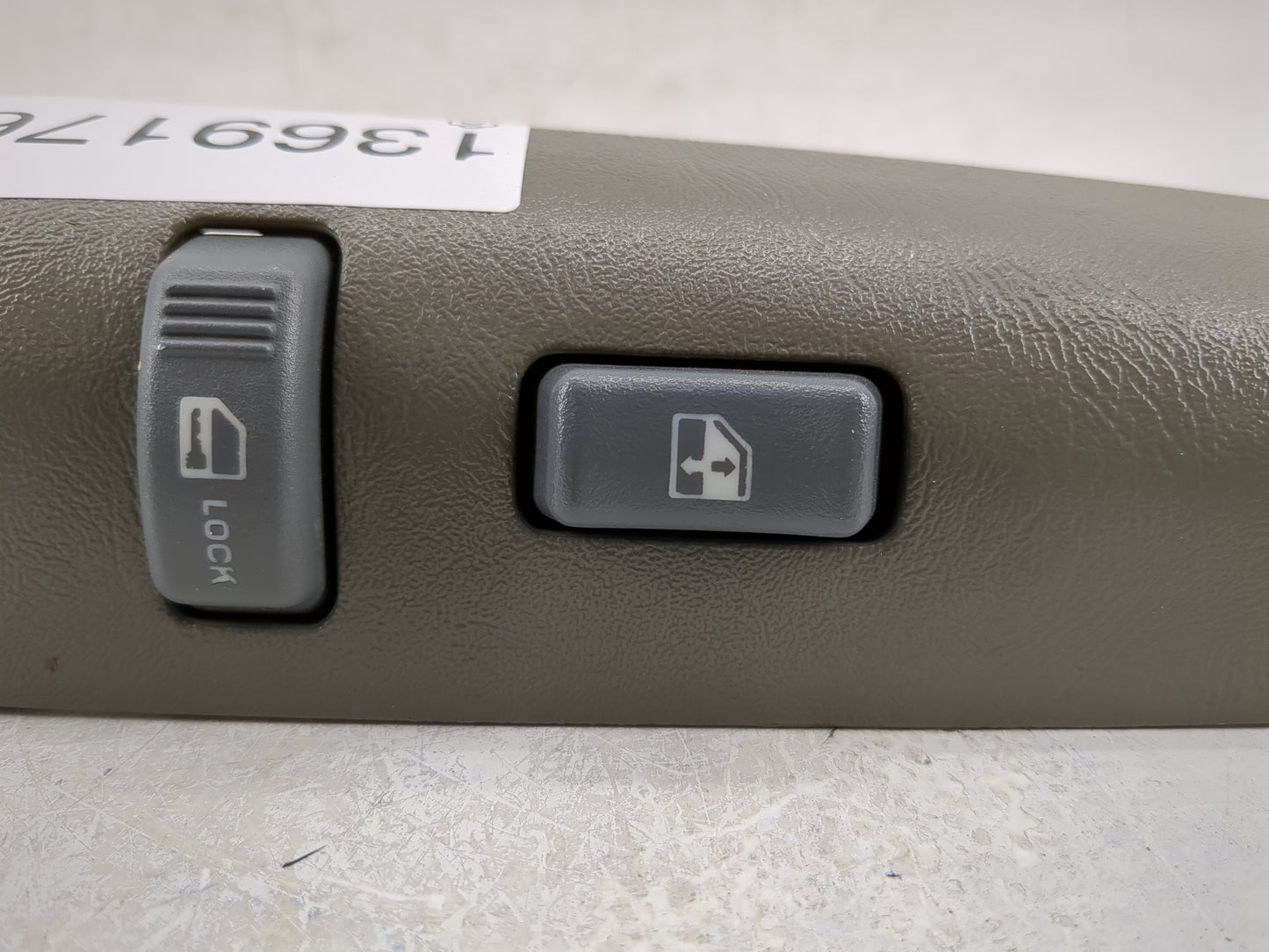 1998 Chevrolet S10 Blazer Master Power Window Switch Replacement Driver Side Left P/N:15151474 Fits OEM Used Auto Parts - Oe