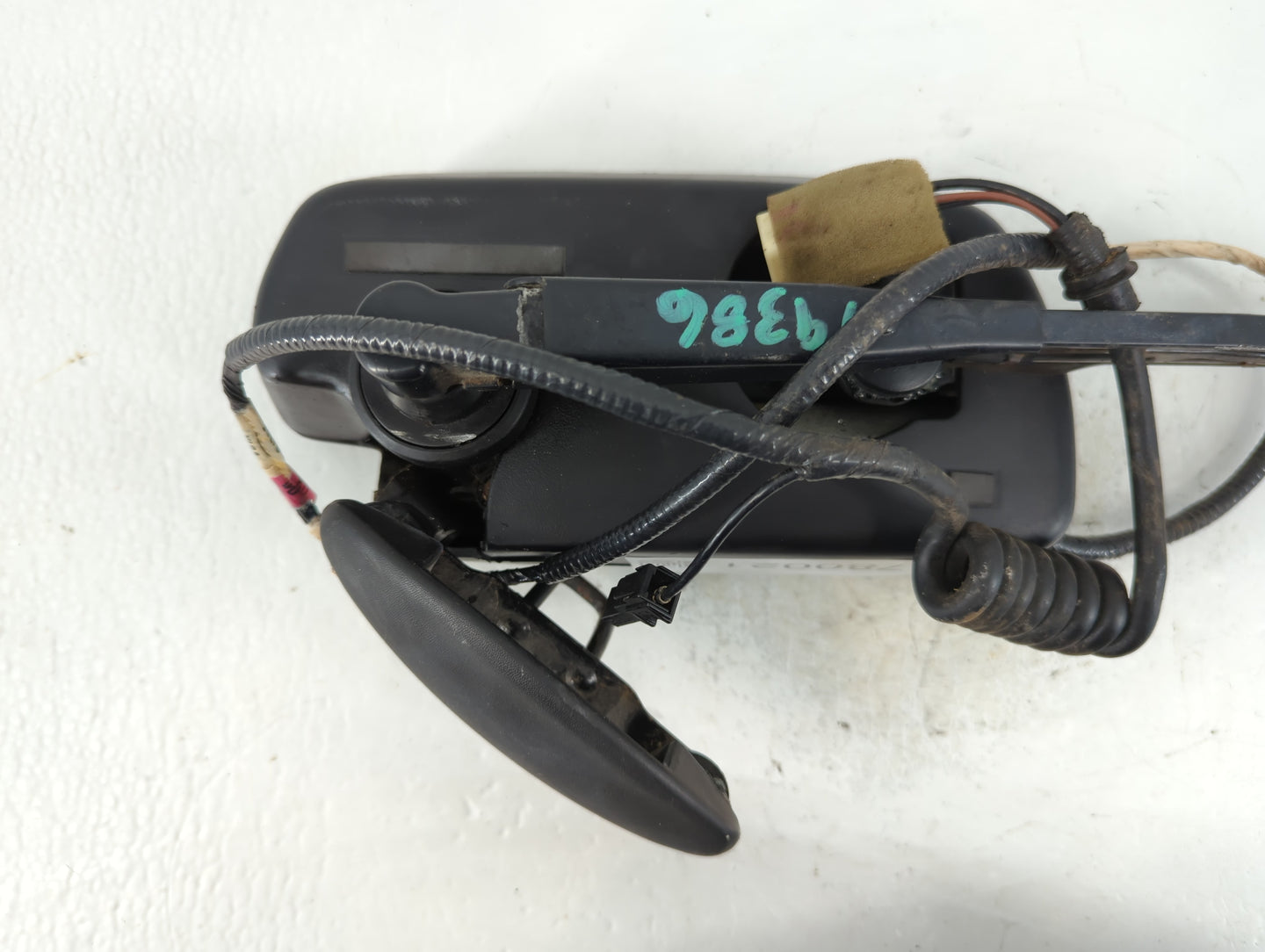 1998 Chevrolet S10 Blazer Rear Lid Wiper Motor P/N:18C673 Fits OEM Used Auto Parts - Oemusedautoparts1.com