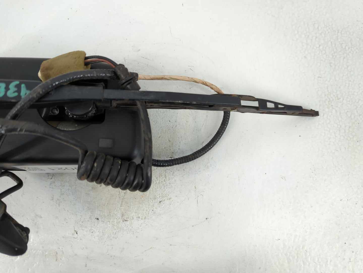 1998 Chevrolet S10 Blazer Rear Lid Wiper Motor P/N:18C673 Fits OEM Used Auto Parts - Oemusedautoparts1.com