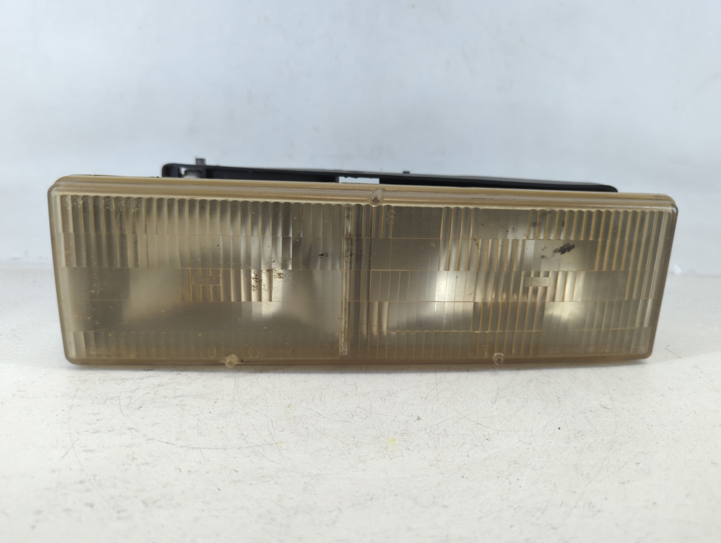 1995 Chevrolet Suburban 1500 Driver Left Oem Head Light Headlight Lamp - Oemusedautoparts1.com