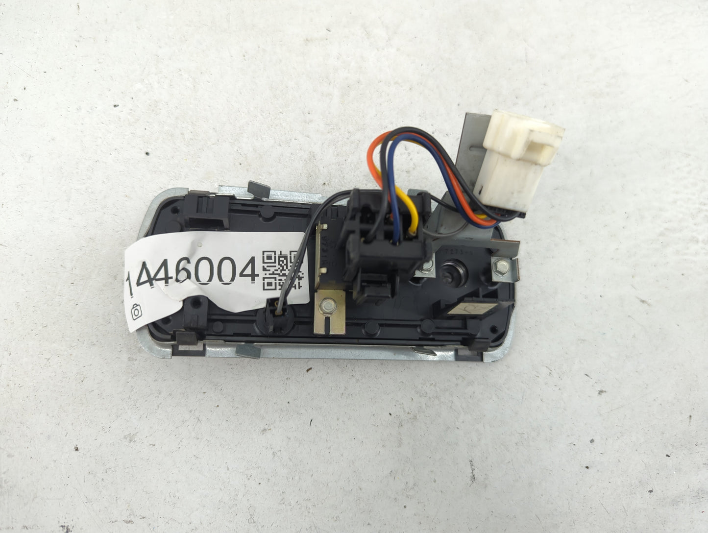 1996-2000 Chevrolet Tahoe Climate Control Module Temperature AC/Heater Replacement P/N:197273-1 Fits OEM Used Auto Parts - O