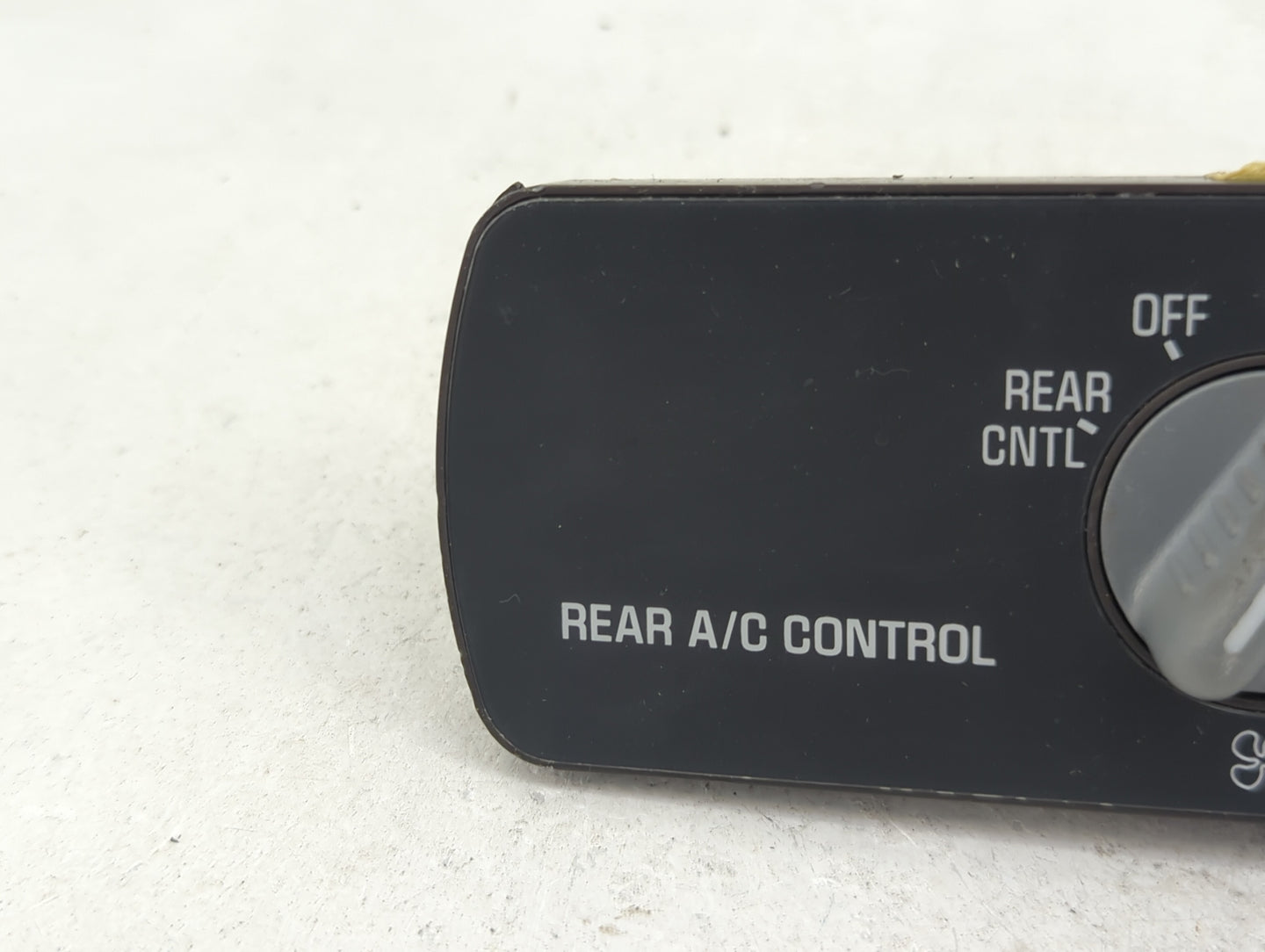 1996-2000 Chevrolet Tahoe Climate Control Module Temperature AC/Heater Replacement P/N:16148660 Fits OEM Used Auto Parts - O