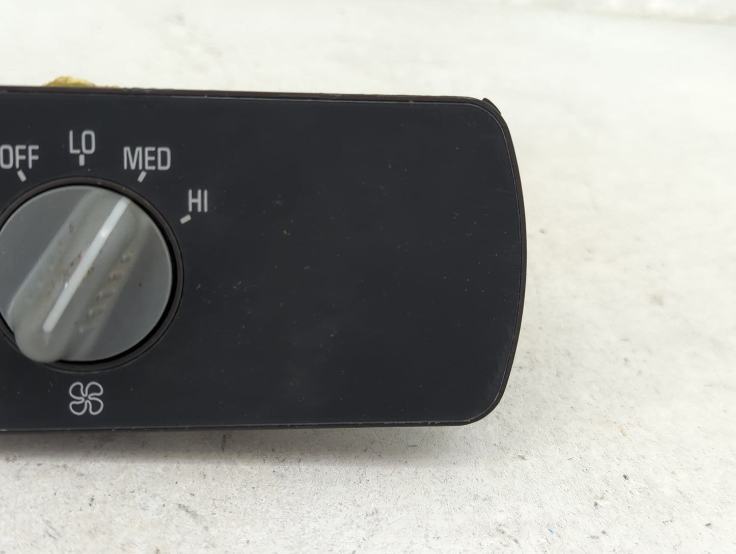 1996-2000 Chevrolet Tahoe Climate Control Module Temperature AC/Heater Replacement P/N:16148660 Fits OEM Used Auto Parts - O