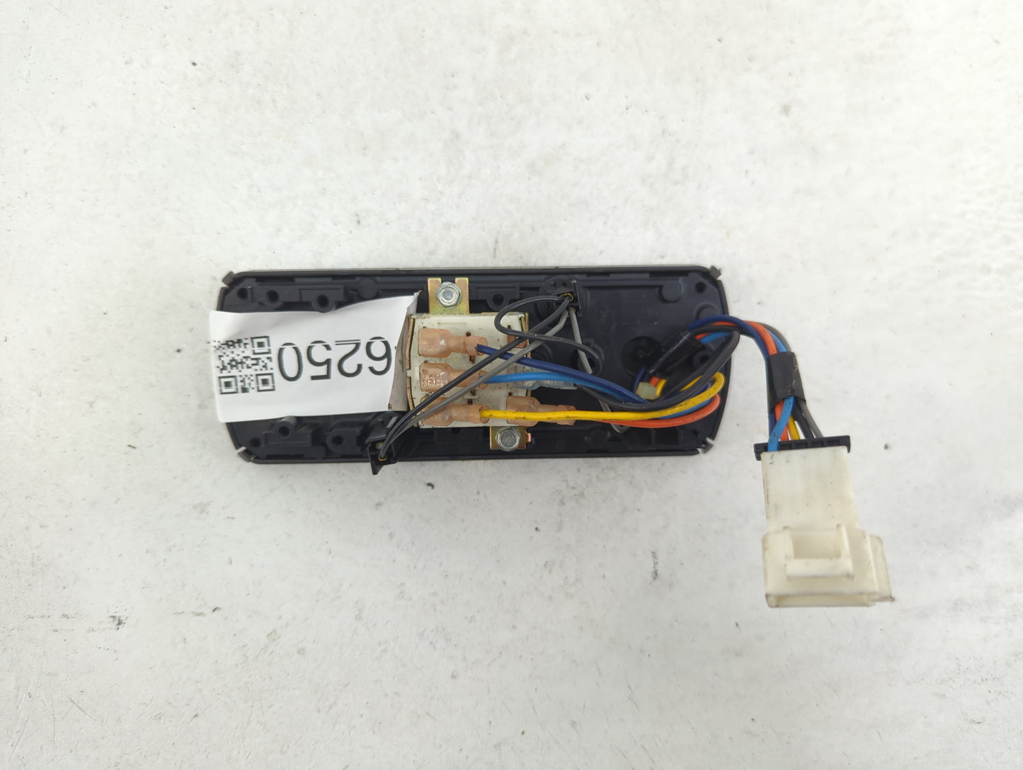 1996-2000 Chevrolet Tahoe Climate Control Module Temperature AC/Heater Replacement P/N:16148660 Fits OEM Used Auto Parts - O