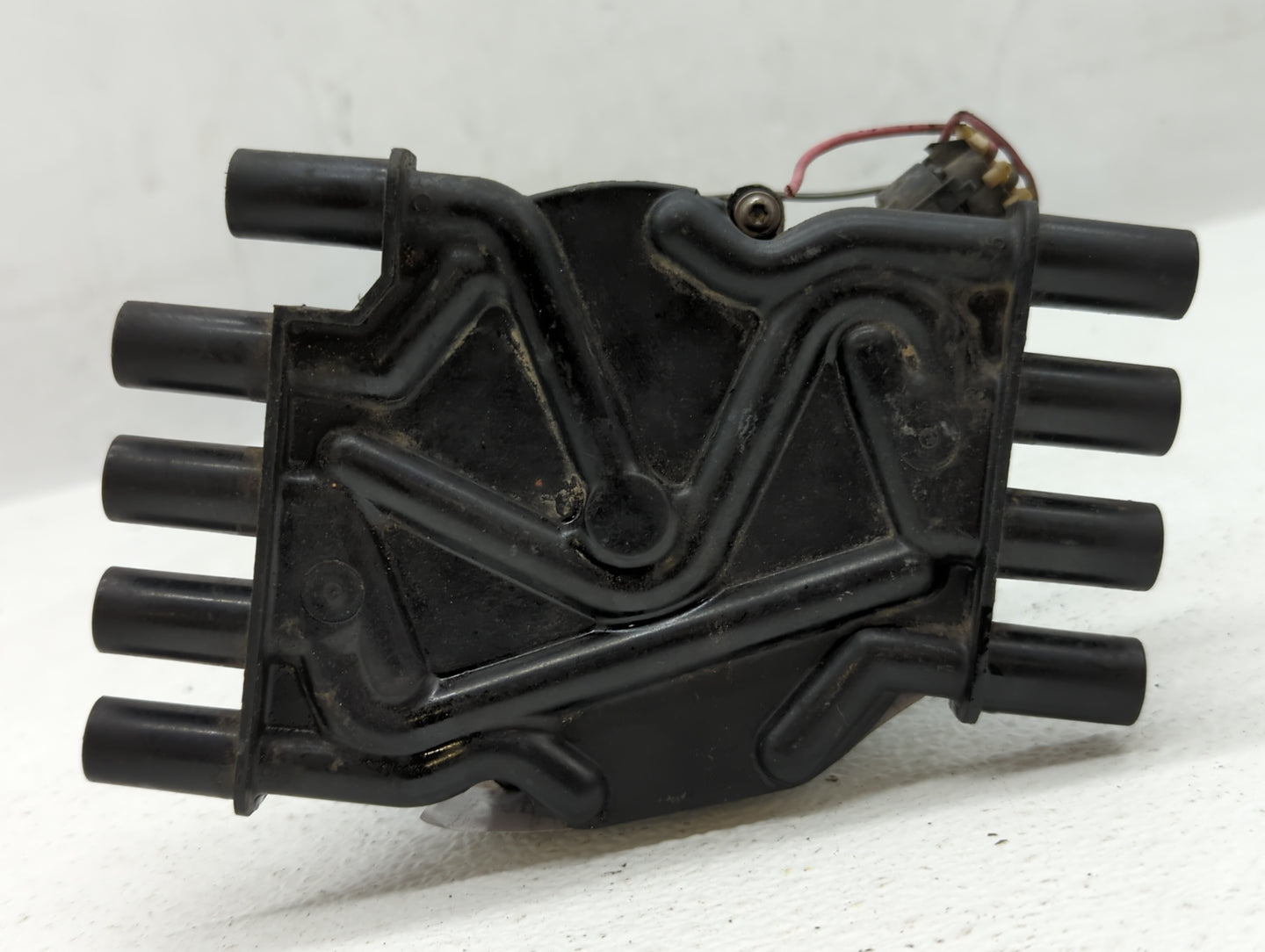 1996-2000 Chevrolet Tahoe Engine Ignition Distributor OEM Fits Fits 1996 1997 1998 1999 2000 2001 2002 OEM Used Auto Parts -