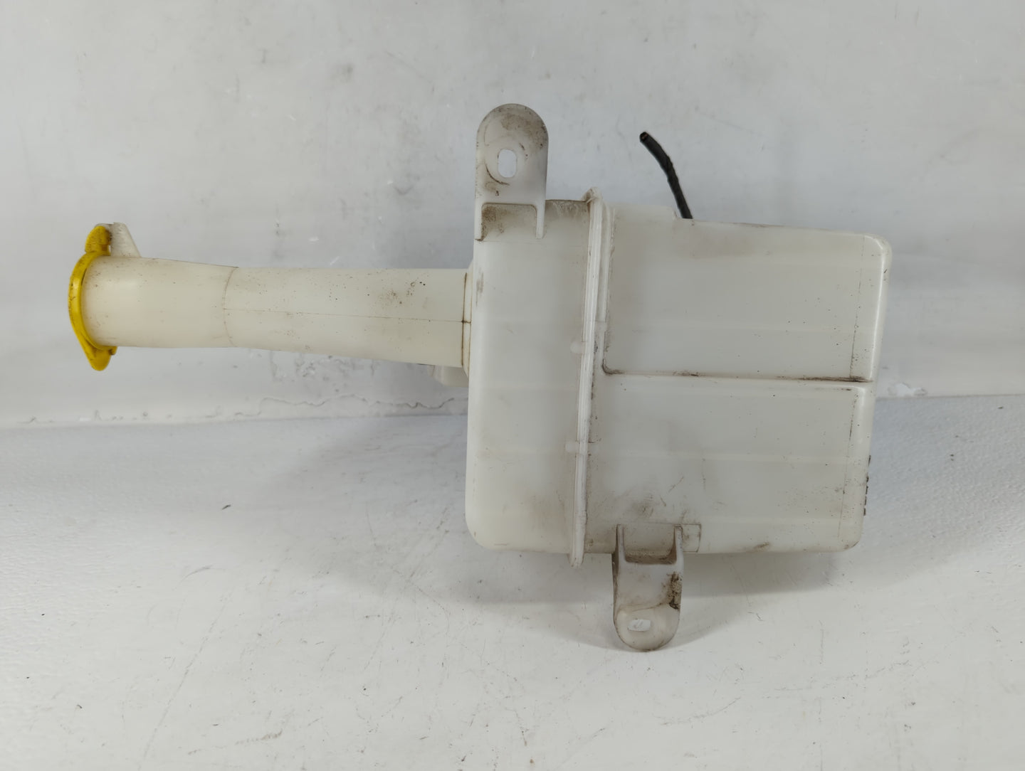 1997 Chevrolet Venture Radiator Coolant Overflow Expansion Tank Bottle - Oemusedautoparts1.com