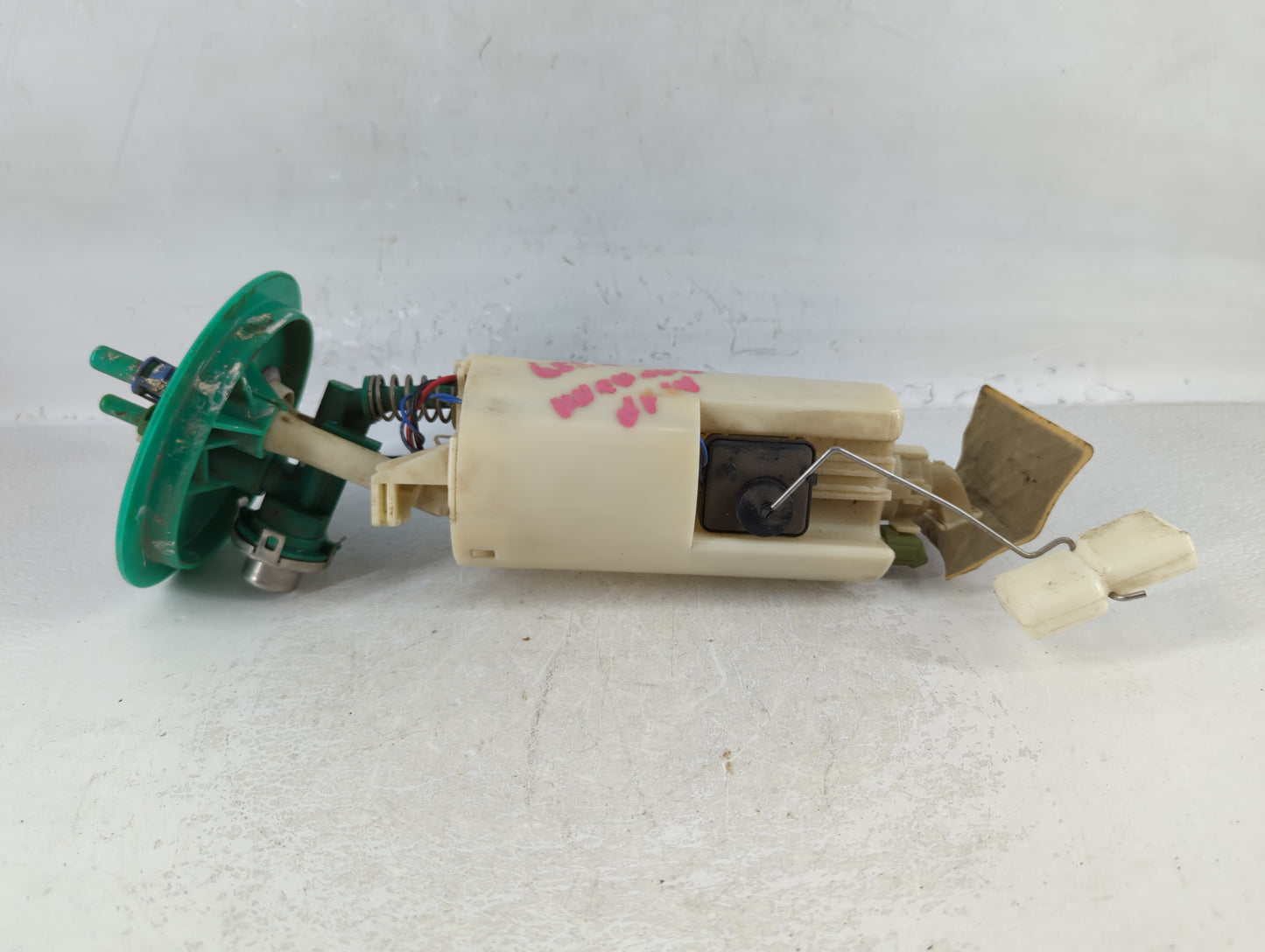 1997-2000 Chrysler Town & Country Electrical Gas Fuel Pump Assembly - Oemusedautoparts1.com