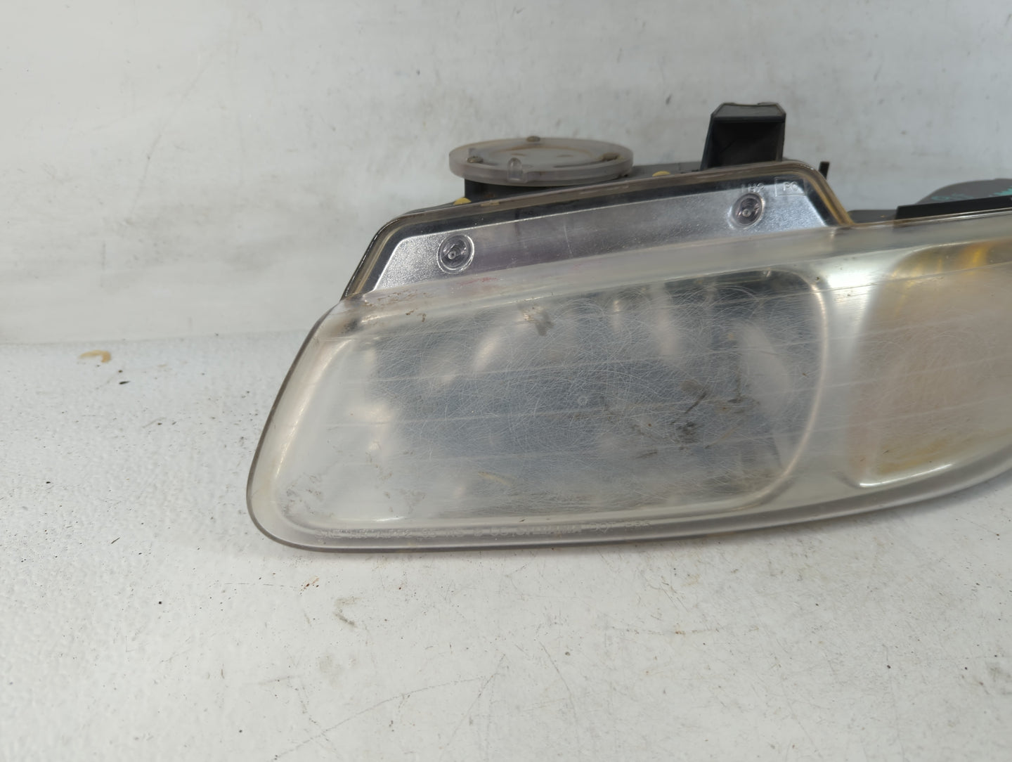 1998 Chrysler Town & Country Driver Left Oem Head Light Headlight Lamp - Oemusedautoparts1.com