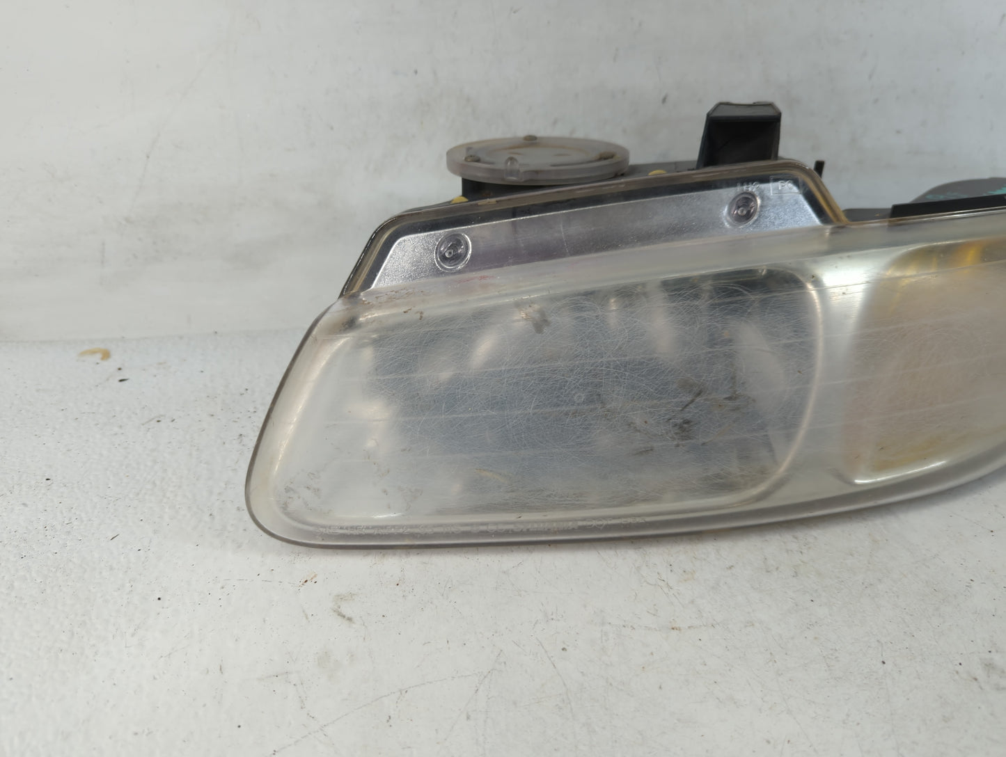 1998 Chrysler Town & Country Driver Left Oem Head Light Headlight Lamp - Oemusedautoparts1.com