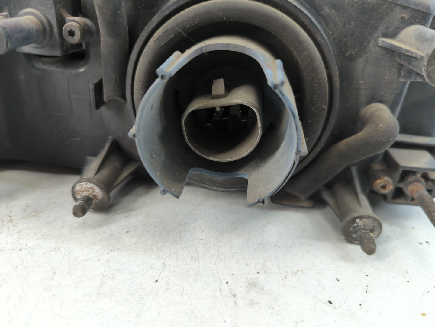 1998 Chrysler Town & Country Driver Left Oem Head Light Headlight Lamp - Oemusedautoparts1.com