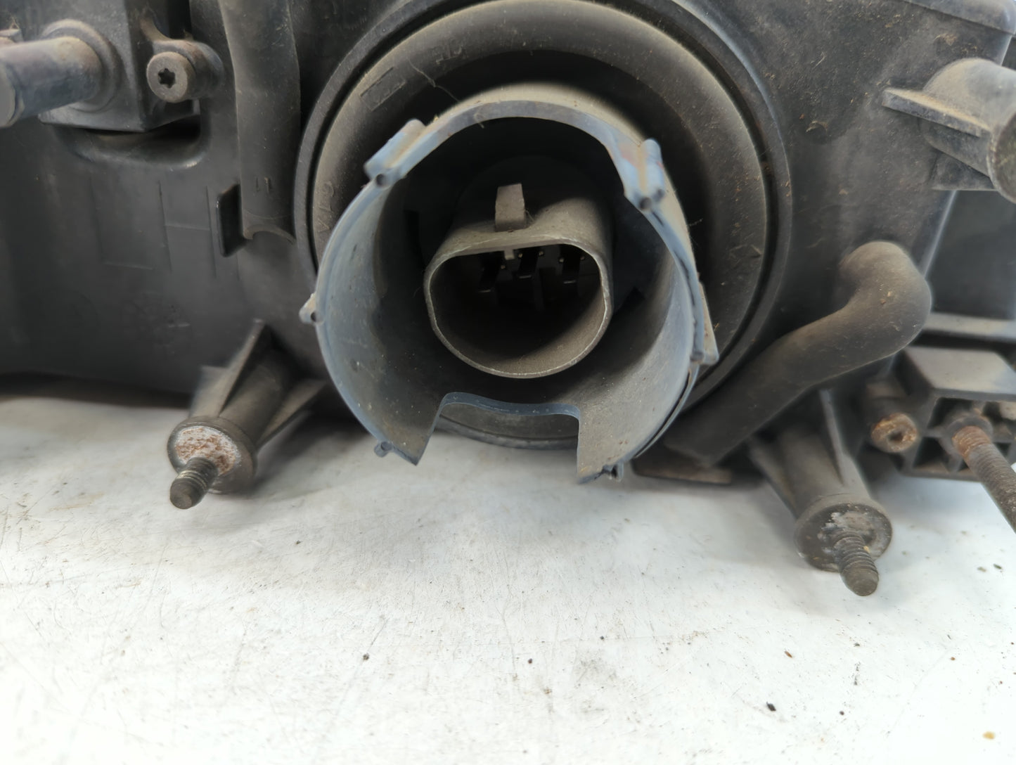 1998 Chrysler Town & Country Driver Left Oem Head Light Headlight Lamp - Oemusedautoparts1.com