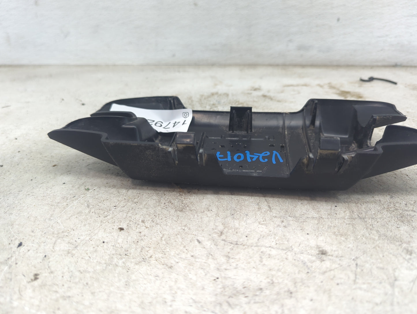 1998 Chrysler Voyager Engine Cover - Oemusedautoparts1.com