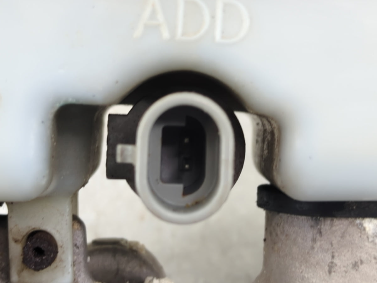 1996-2000 Dodge Caravan Brake Master Cylinder - Oemusedautoparts1.com
