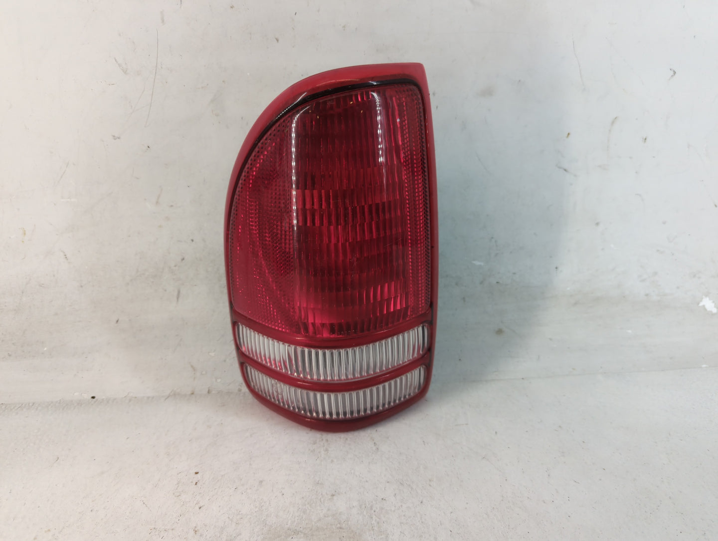 1997-2004 Dodge Dakota Tail Light Assembly Driver Left OEM Fits Fits 1997 1998 1999 2000 2001 2002 2003 2004 OEM Used Auto P
