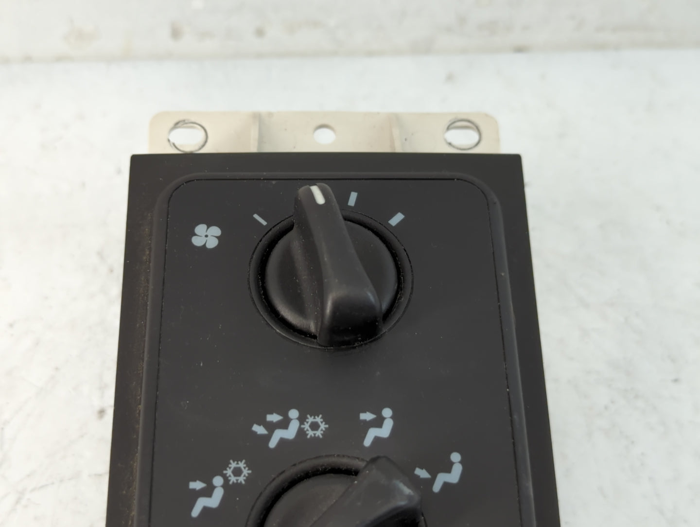1997-1998 Dodge Dakota Climate Control Module Temperature AC/Heater Replacement Fits Fits 1997 1998 OEM Used Auto Parts - Oe
