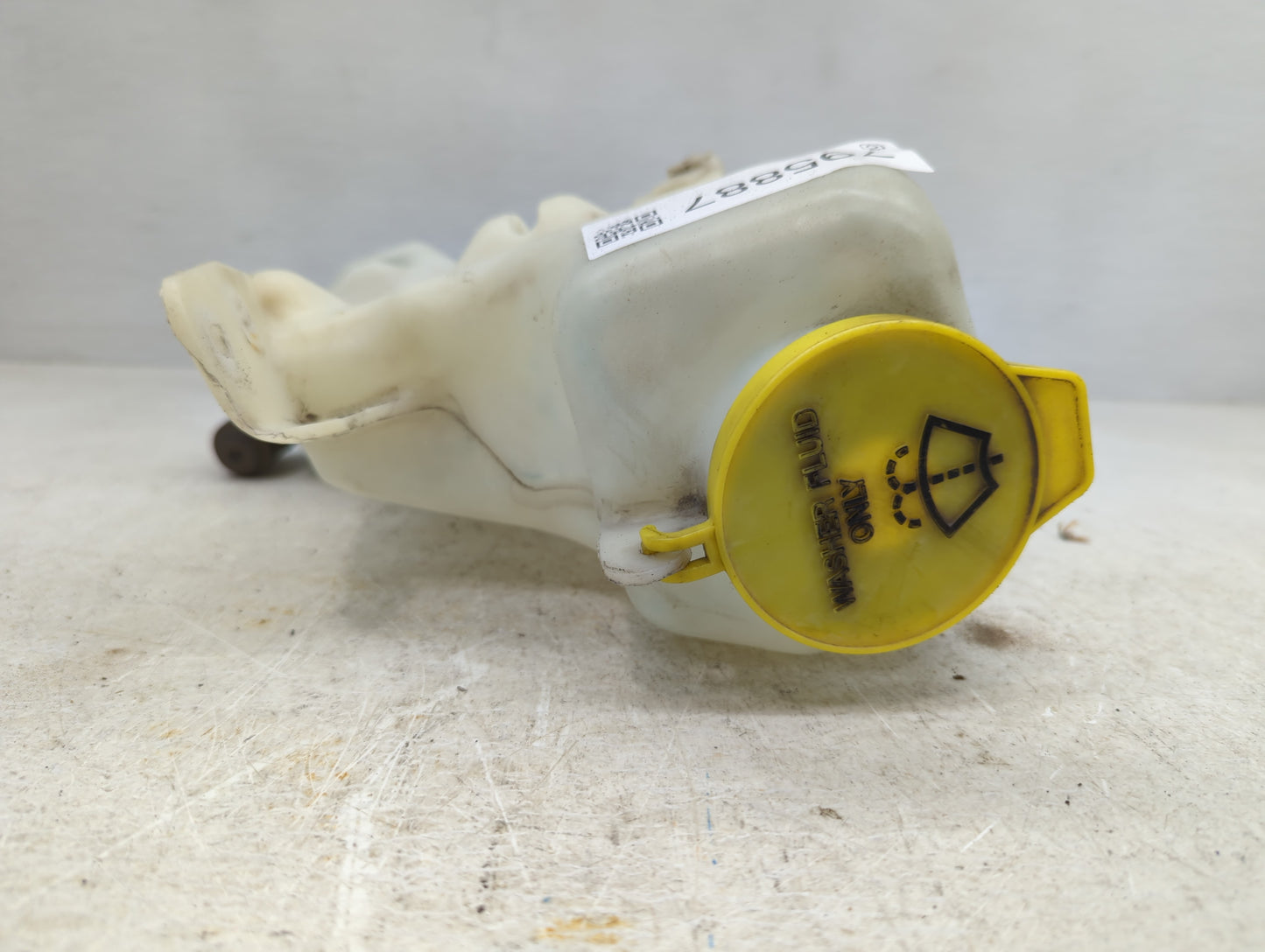 1998 Dodge Dakota Windshield Washer Fluid Reservoir Bottle Oem - Oemusedautoparts1.com