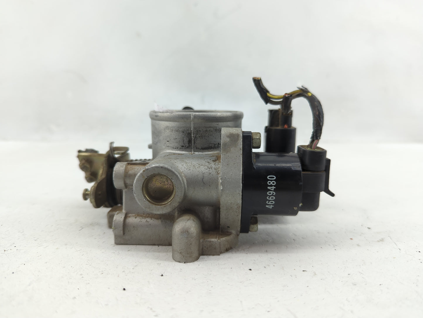 1995-1999 Dodge Neon Throttle Body P/N:4669855 Fits Fits 1995 1996 1997 1998 1999 OEM Used Auto Parts - Oemusedautoparts1.co