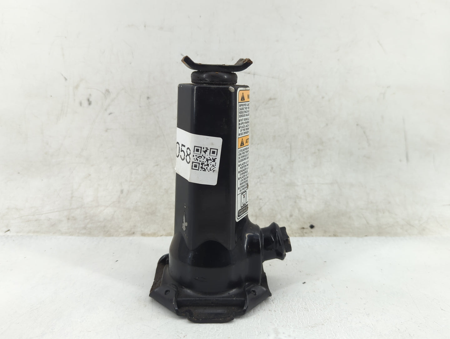 1998 Dodge Ram 1500 Spare Scissor Car Jack - Oemusedautoparts1.com